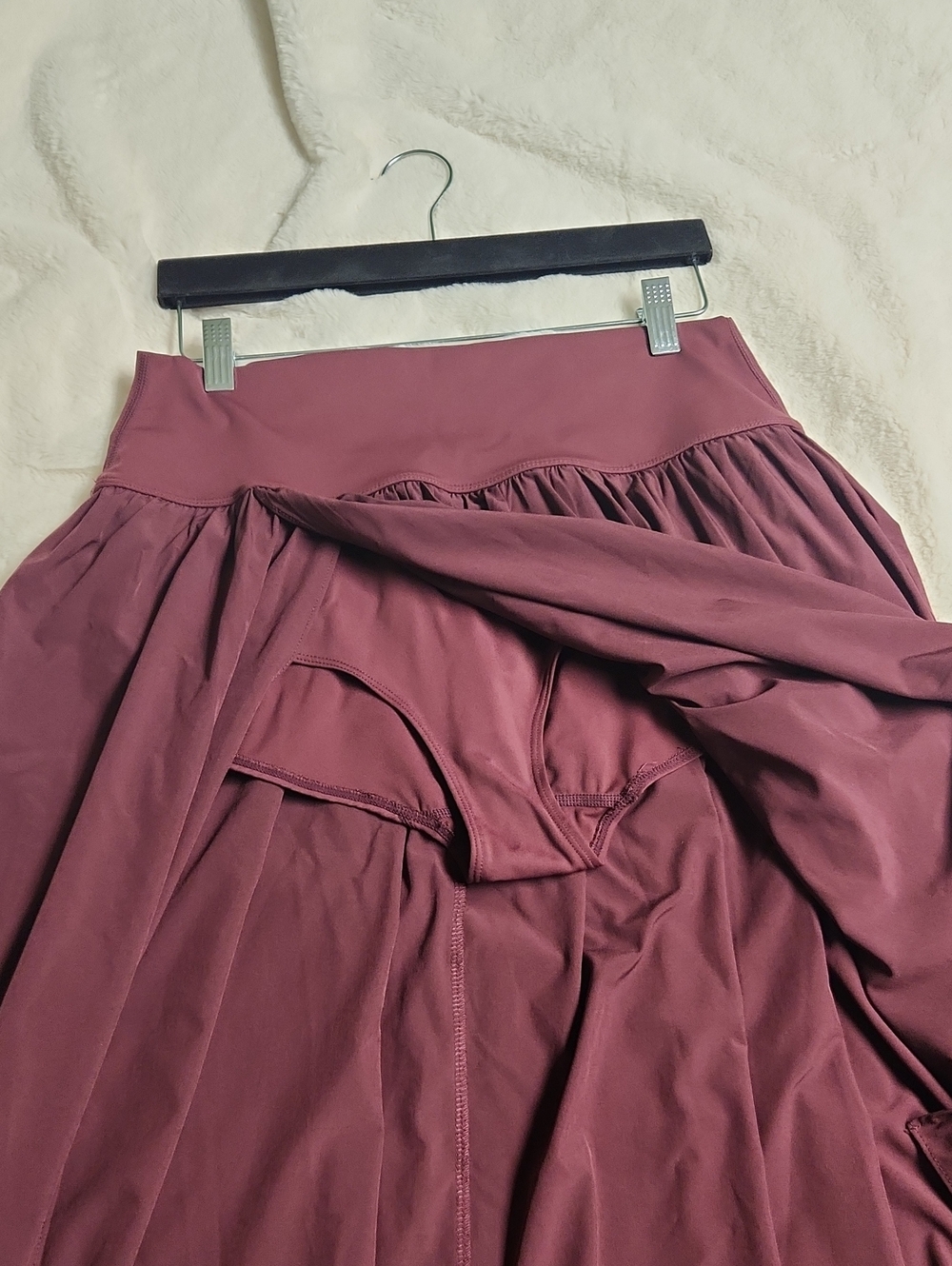 Halara Breezeful Skirt With Side Split - Picture 3 of 3